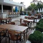 Happy Aparthotel