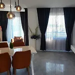 Happy Aparthotel
