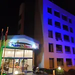 Happy Aparthotel 4*