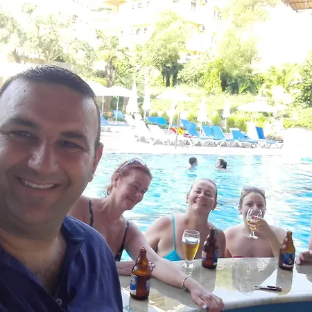 Happy Ξενοδοχείο με διαμερίσματα Κουσάντασι