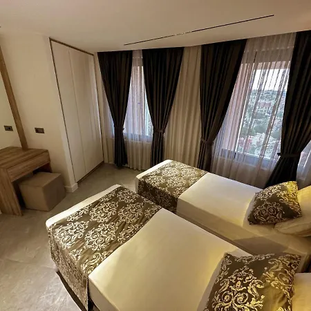 Aparthotel Happy 4*